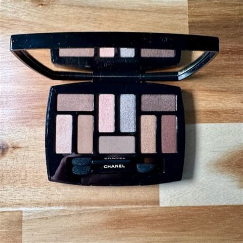 les indispensables de chanel|Chanel Les Indispensables Les 9 Ombres Multi.